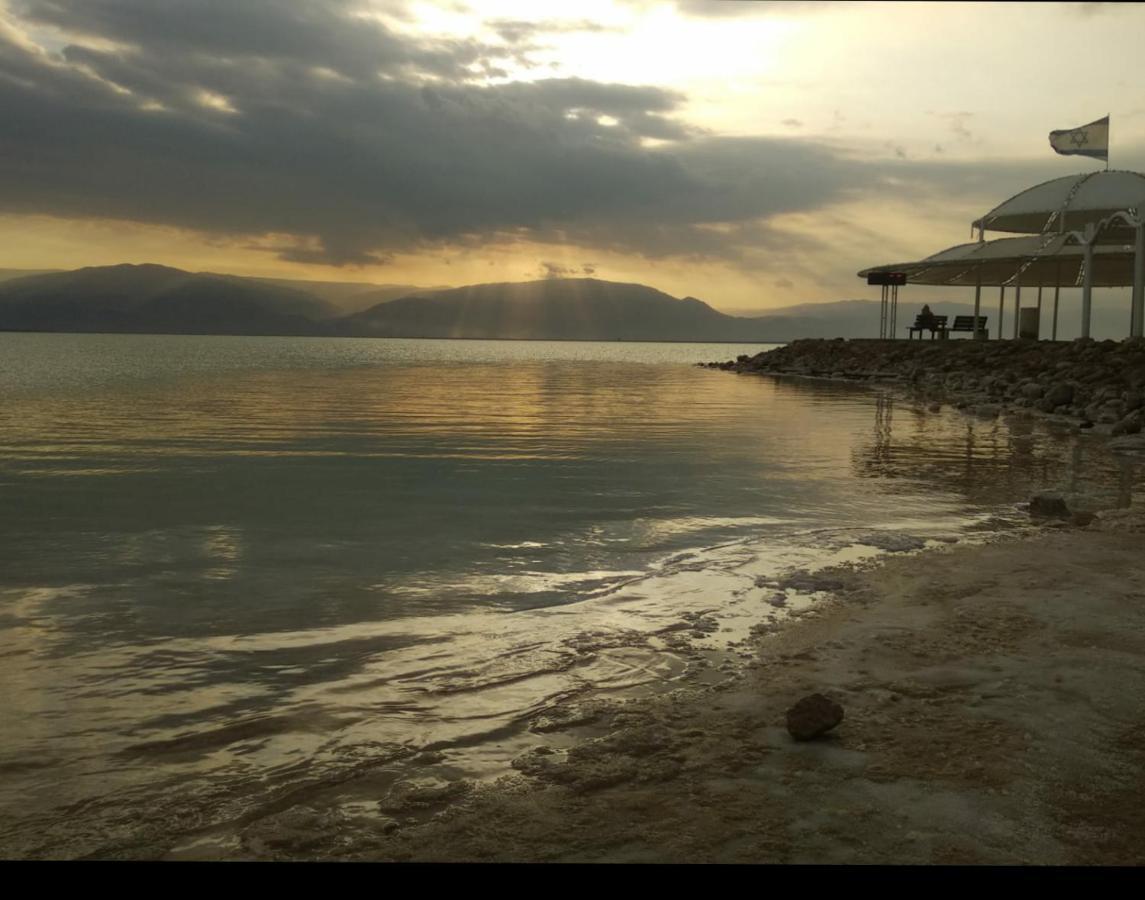 Carmit'S Dead Sea Place Villa Neve Zohar Exterior photo